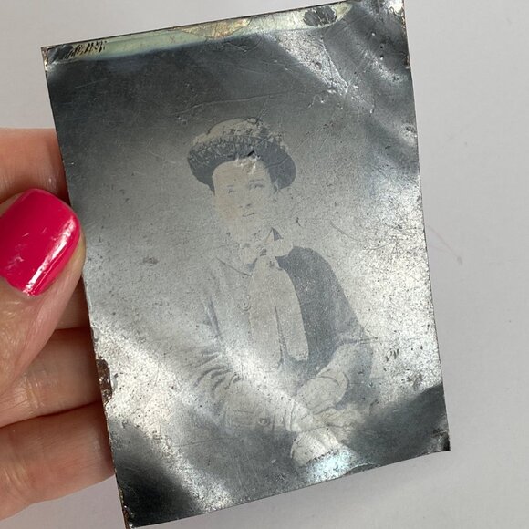 1800s Ferro Tintype Young Woman Pink Cheeks Bowtie Wearing Hat Studio Portrait - Picture 4 of 6